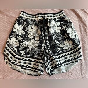 FARM Rio Macaw Black Unisex Shorts, NWT, XL